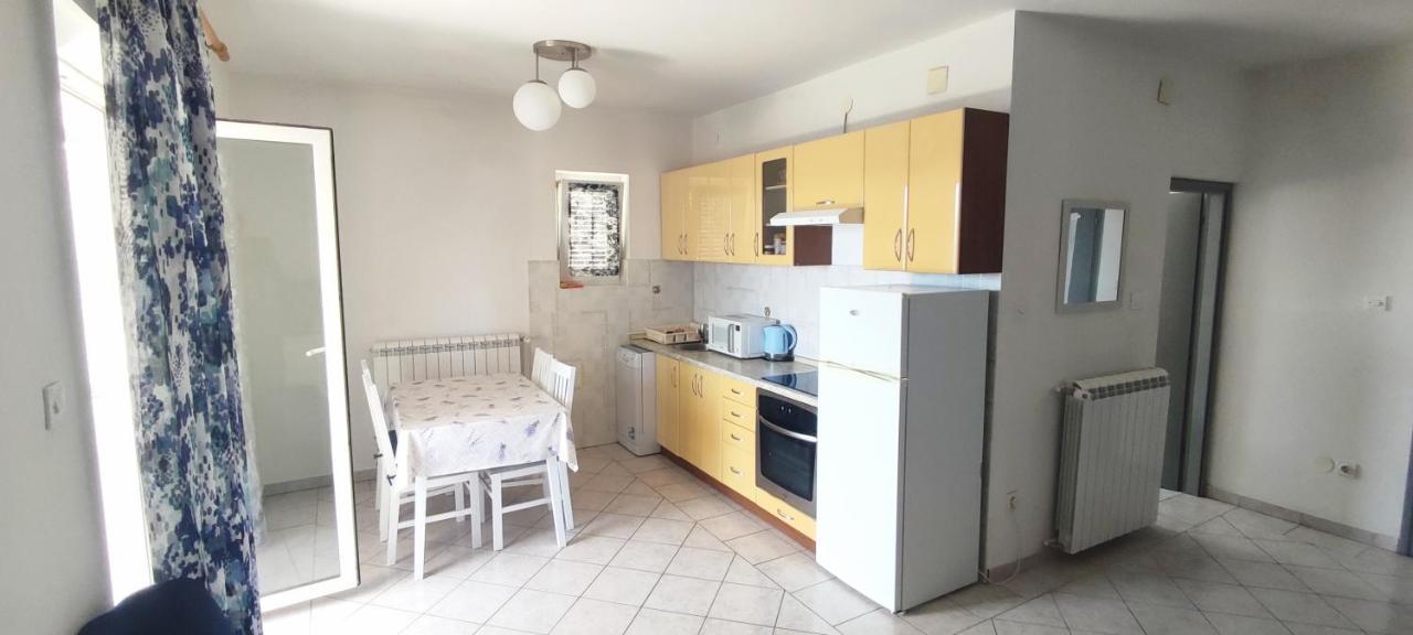 Apartmani Kevric Novi Vinodolski Exterior foto